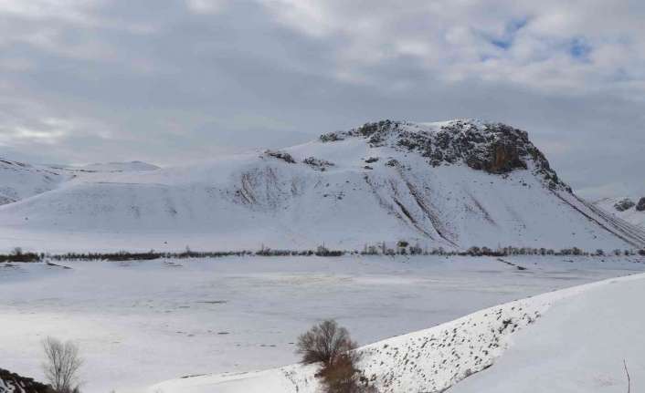 Erzincan’ın Tercan ilçesinde bulunan 8 dönüm alana sahip Tercan Baraj