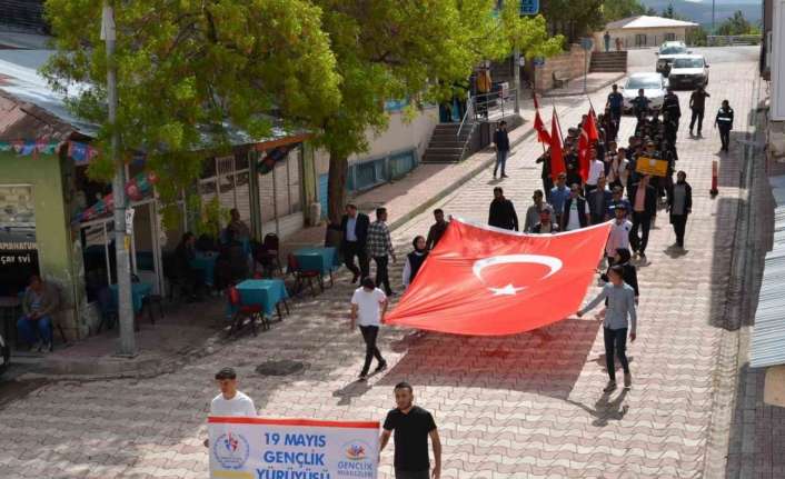 TERCAN'DA GENÇLİK YÜRÜYÜŞÜ YAPILDI