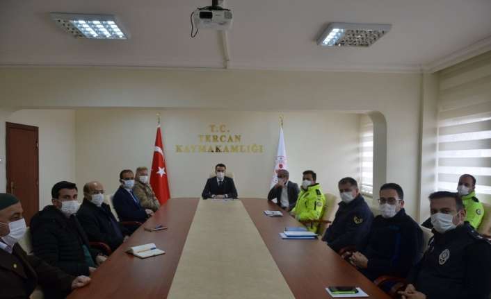 Tercan Kaymakamı Musa Kazım Çelik başkanlığında ’’Kış Tedbirleri Toplantısı’’ yapıldı.