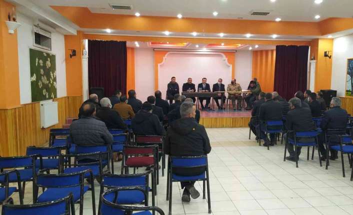 Erzincan’ın Tercan ilçesinde Kaymakam Musa Kazım Çelik başkanlığında sulama kanalları