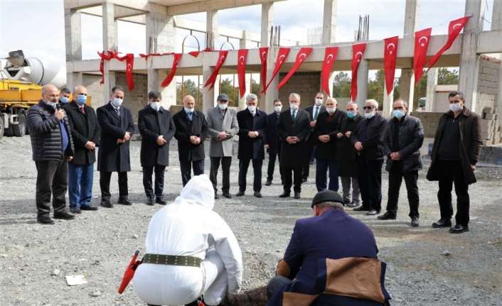 Erzincan’da yapımı devam eden 4 bin m2 kapalı alana sahip