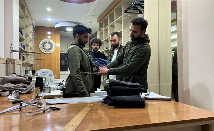 Erzincan’da Ramazan Bayramı’nın yaklaşması ile birlikte terziler yoğun mesai yapıyor.