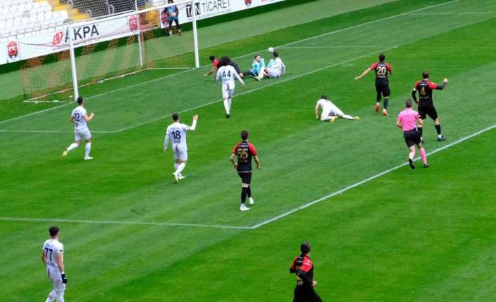 TFF 2. Lig Beyaz grupta Düzcesporu kendi evinde ağırlayan 24Erzincanspor,