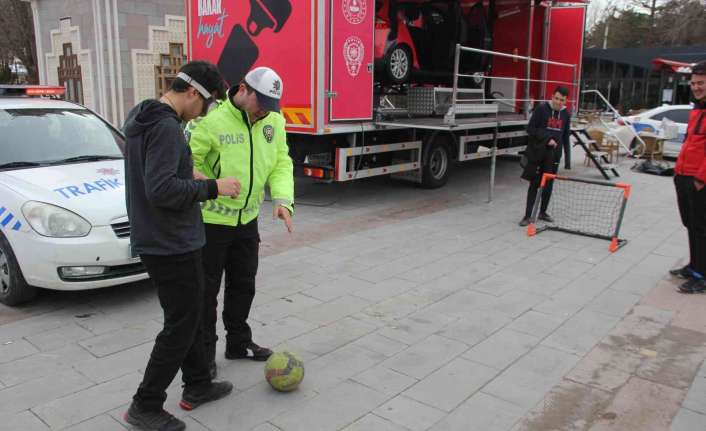 Emniyet kemerinin trafikteki önemine dikkat çekmek amacıyla hayata geçirilen proje