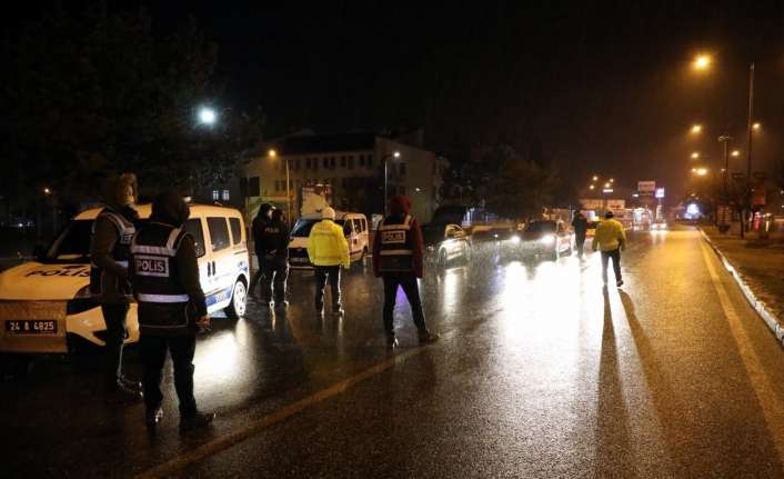 Korona virüs salgınında vaka sayılarındaki artışın durdurulamadığı Erzincan’da yeni tedbirler