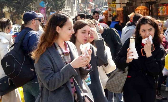 Türkiye nüfusunun yüzde 49,9’unu kadınlar, yüzde 50,1’ini erkekler oluşturdu.
