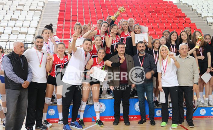 Okul Sporları Yıldızlar Voleybol Türkiye şampiyonası Erzincan’da yapıldı. Şampiyon olabilmek