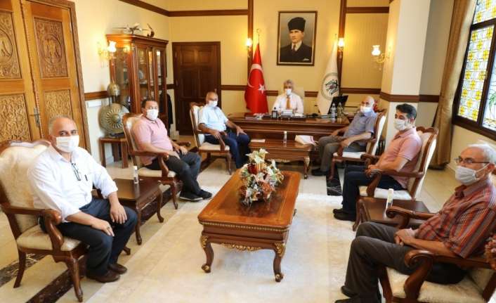 Türkiye Yazarlar Birliği (TYB) Erzincan Şube Başkanı Halil İbrahim Özdemir,