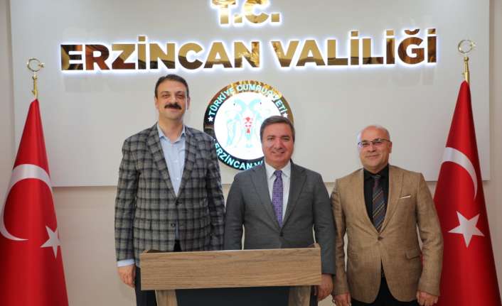 Vakıflar Genel Müdürü Sinan Aksu, beraberinde Erzurum Bölge Müdürü Murat