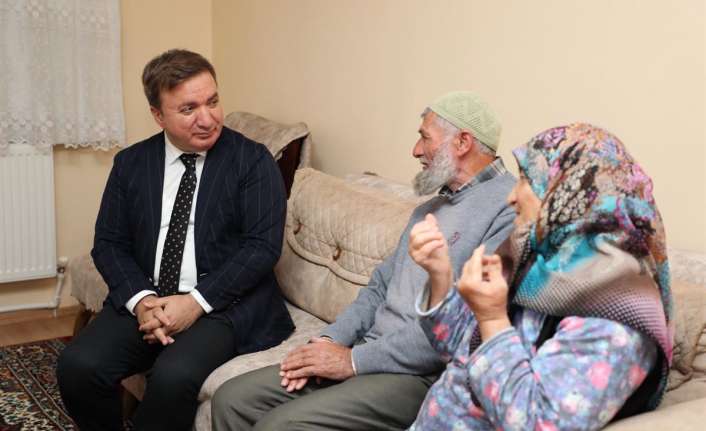 1 Ekim Dünya Yaşlılar Günü etkinlikleri kapsamında Erzincan Valisi Hamza