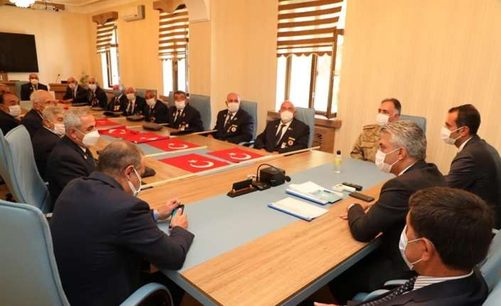 CUMHURİYETİN İLANININ 97. YILDÖNÜMÜNÜN KUTLANACAĞI CUMHURİYET BAYRAMI MÜNASEBETİYLE VALİ MEHMET