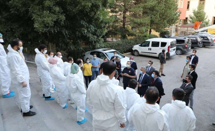 Erzincan Valisi Mehmet Makas, korona virüsle mücadelenin sahadaki kahramanları filyasyon