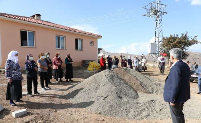 Erzincan Valisi Mehmet Makas, Refahiye’nin Çukurçimen ve Ekici köylerini ziyaret