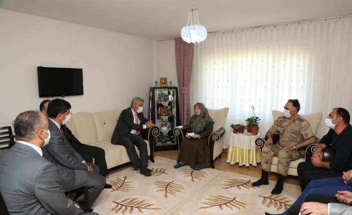 Erzincan Valisi Mehmet Makas, Kurban Bayramı dolayısıyla şehit ve gazi