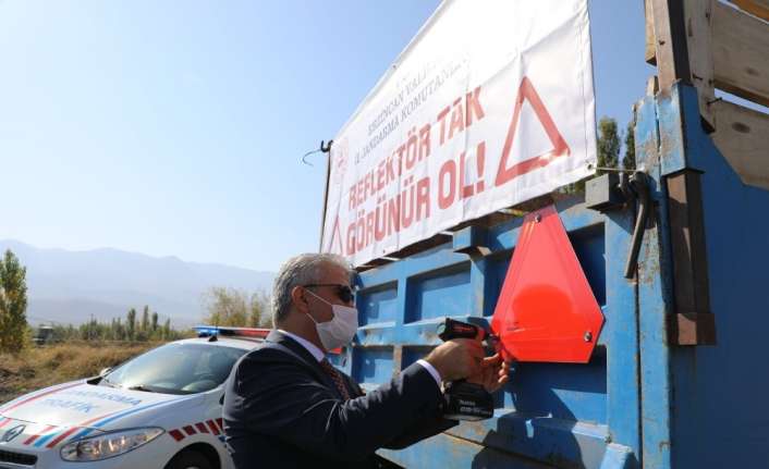 “Traktör Römorklarında Reflektör ile Daha Güvenli Trafik” projesi kapsamında Erzincan