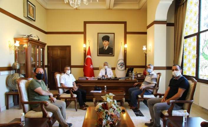 İhlas Pazarlama Bölge Müdürlüğü heyeti, Erzincan Valisi Mehmet Makas’a hayırlı