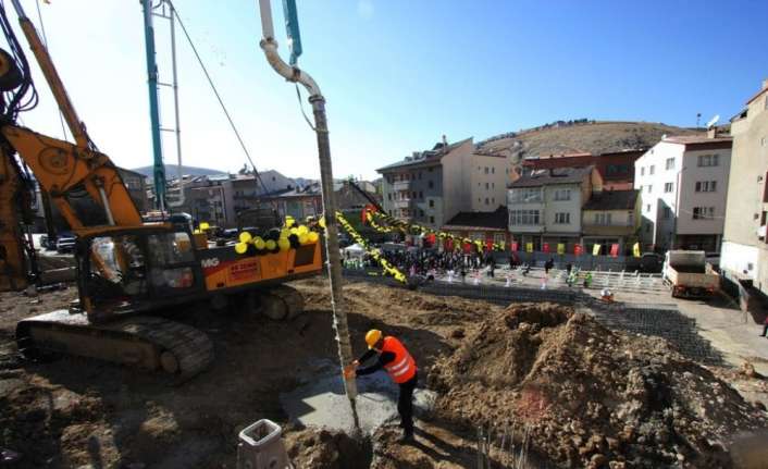 VELİ ŞABAN ÇOK KATLI KAPALI OTOPARKIN TEMELİ ATILDI
