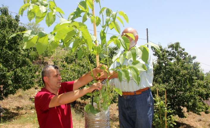 Erzincan’da kamuda çalışan ve hobi olarak çiftçilik yapan Mustafa Ataseven,