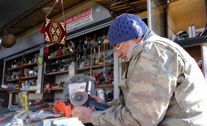 X kuşağı olarak adlandırılan 1970’li, 1980’li yıllarda popüler olan siyah