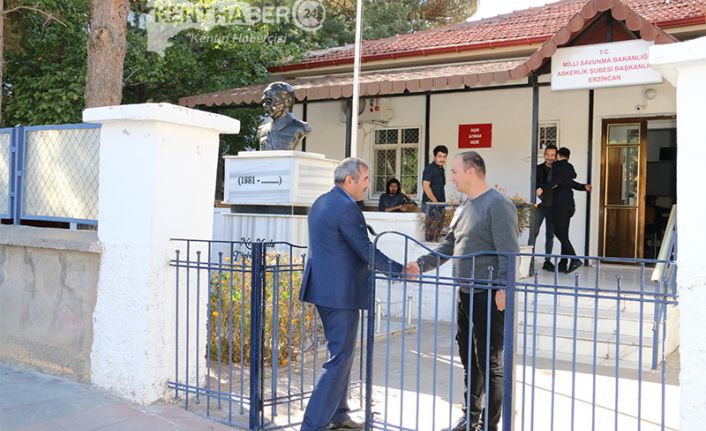 64 yaşındaki Celal Özsağlıcak, Ordu Caddesi üzerindeki Askerlik Şubesi'ne dilekçe