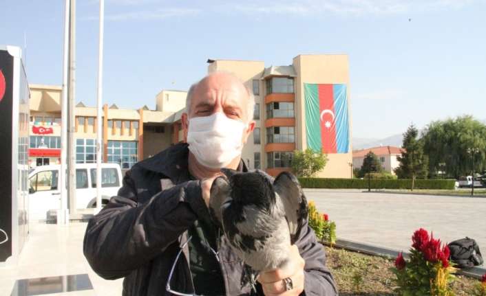 Erzincan’da düzenlenen 19 Ekim Muhtarlar Günü kutlama programı esnasında Atatürk