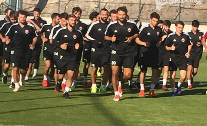 Anagold 24 Erzincan spor ikinci etap çalışmaları için Erzurum’da toplandı.