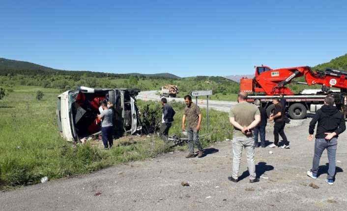 Erzincan’da yolcu otobüsünün devrilmesi