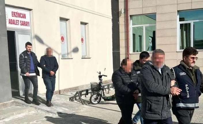 Erzincan’da yol kontrol noktasında durdurulan yolcu otobüsünün deposunda 7 yabancı