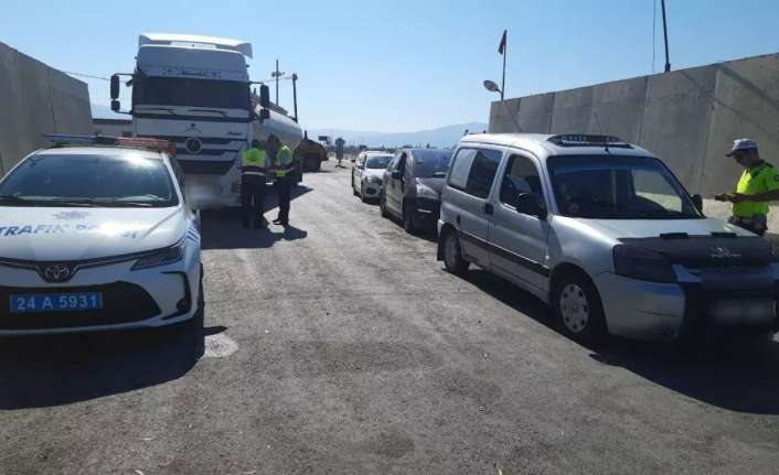 Erzincan’da Bölge Trafik Denetleme Şube Müdürlüğü ile karayolları ekiplerince yük