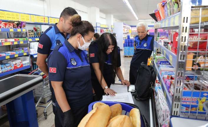 Erzincan Belediyesi Zabıta Müdürlüğü, marketlerde ekmek gramaj denetimi yaptı. Ekipler