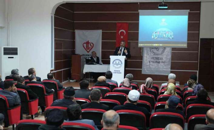 ERZİNCAN’DA ZEKAT BİLGİLENDİRME TOPLANTISI İL MÜFTÜLÜĞÜ PERSONELİ, İLÇE MÜFTÜLERİ VE