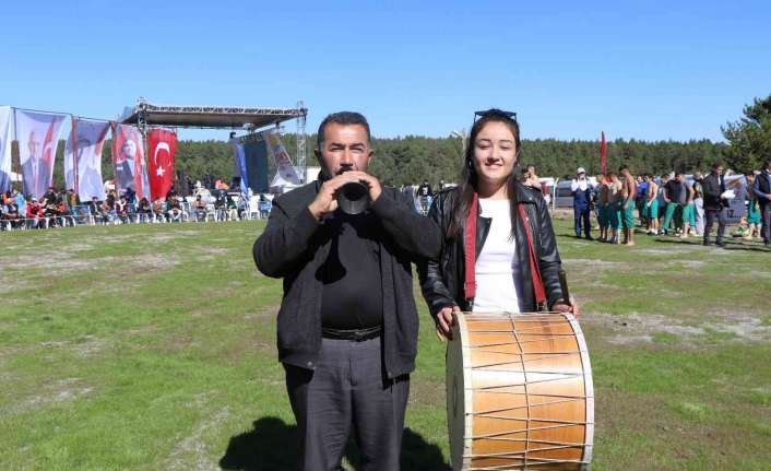 Erzincan’da 30 yıllık zurnacı Rıza Sel’in 18 yaşındaki kızı Seda