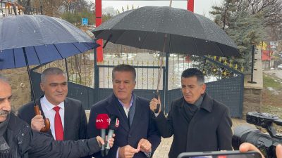 CHP Erzincan Milletvekili Mustafa Sarıgül,  eski CHP Milletvekili Kamer