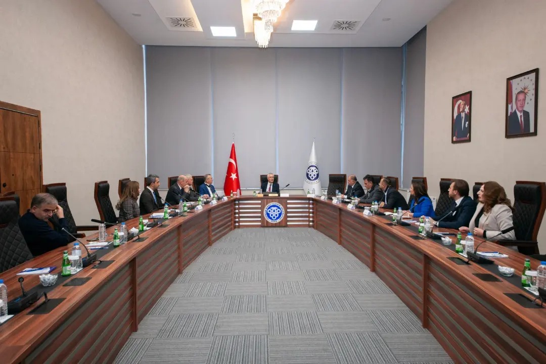 Yükseköğretim Kalite Kurulu(YÖKAK) başkanı Prof. Dr. Ümit Kocabıçak ve farklı