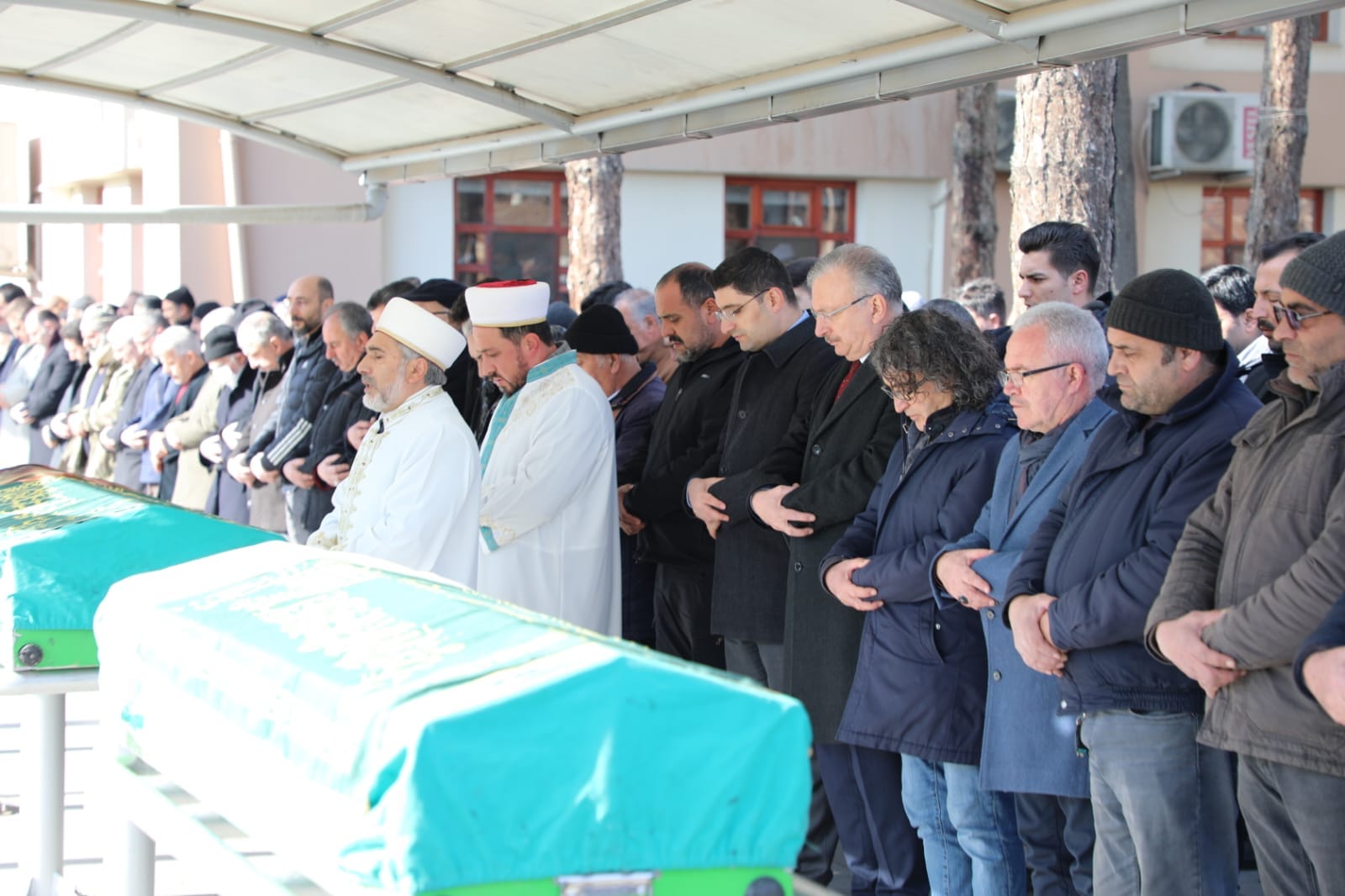 Mehmet Kavukçu’nun annesi Sevim Kavukçu(85) son yolculuğuna uğurlandı