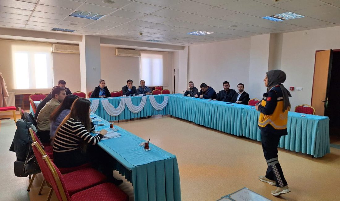 Hizmet İçi Eğitim kapsamında ilçe başhekimleri ve Sağlık Müdürlüğü yöneticilerine