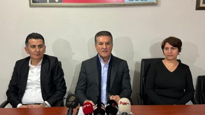Basın mensupları ile bir araya gelen Cumhuriyet Halk Partisi Erzincan