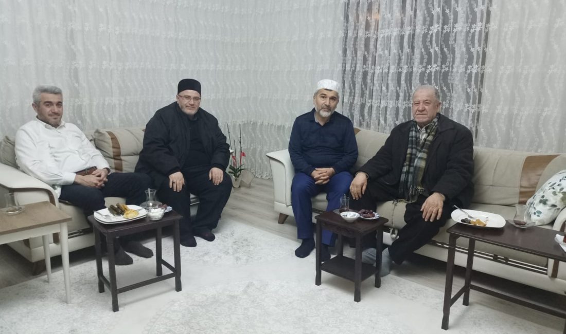 Kutsal topraklara gerçekleştirdiği yaklaşık bir aylık Umre ziyaretini tamamlayarak Erzincan’a