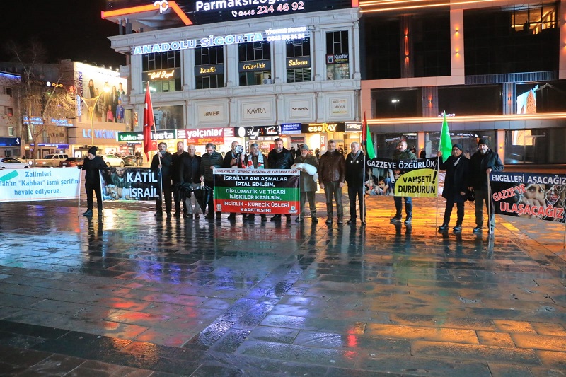 Erzincan Sivil Toplum Örgütleri adına açıklama yapan Hayra Hizmet ve
