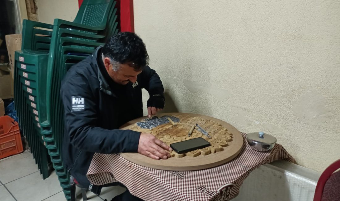 1973 Erzincan doğumlu memurluktan emekli olan, ahşap oymacılığı ile ilgili