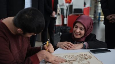 Aile ve Sosyal Hizmetler Bakanı Mahinur Özdemir Göktaş, ziyaret ettiği