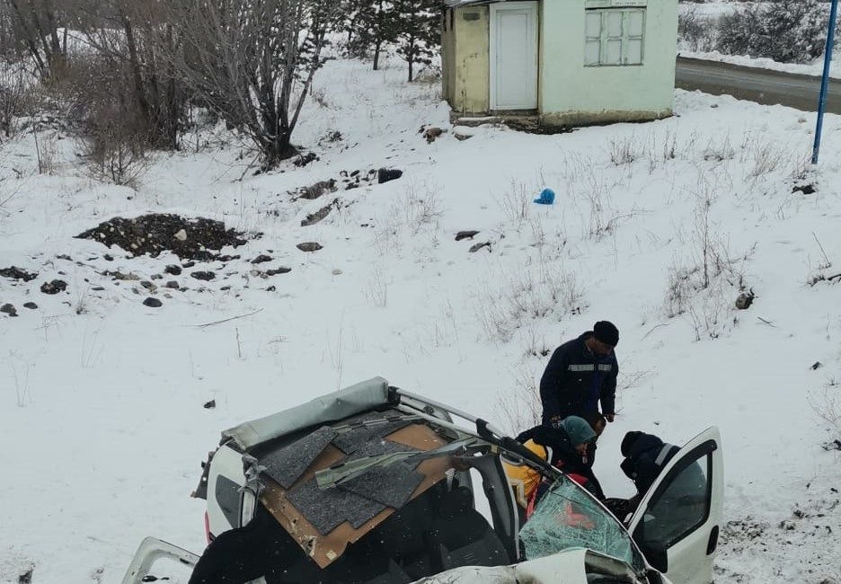 Erzincan’ın Refahiye İlçesi Teknecik köyü mevkiinde ticari araç ile cezaevi