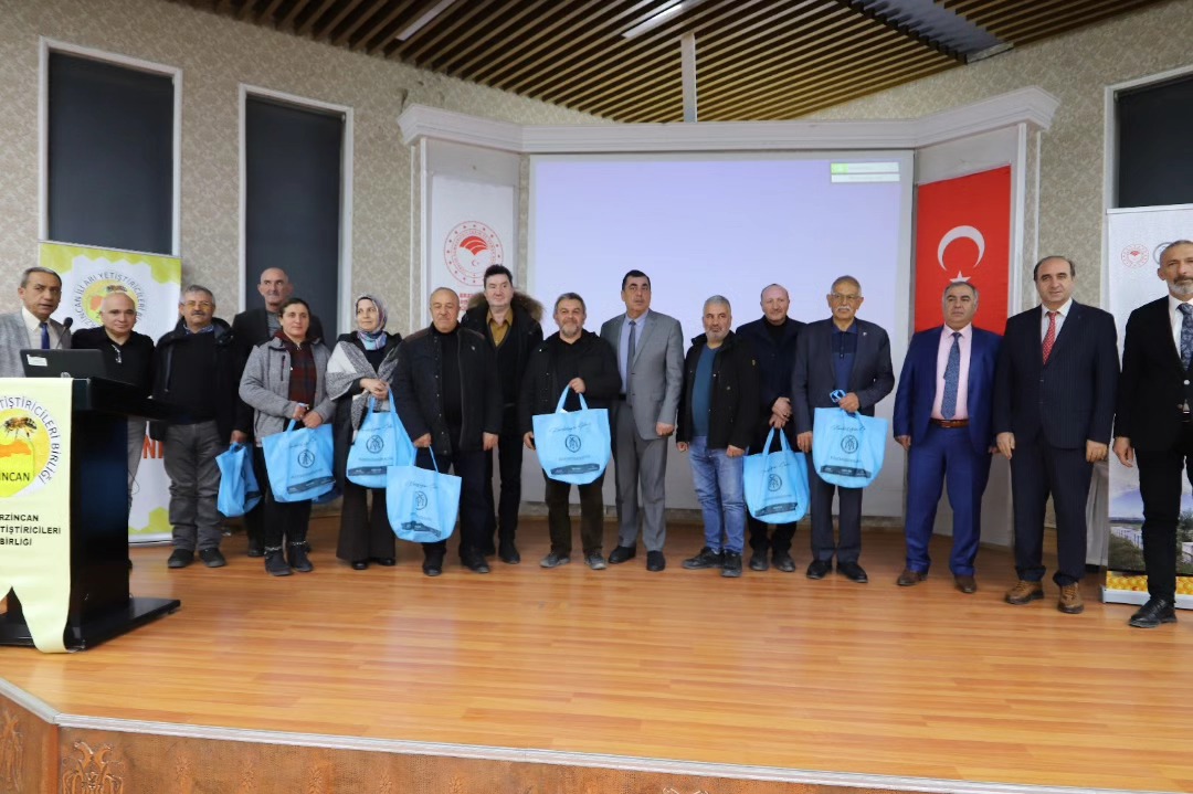 Erzincan’da arıcılık paneli yapıldı