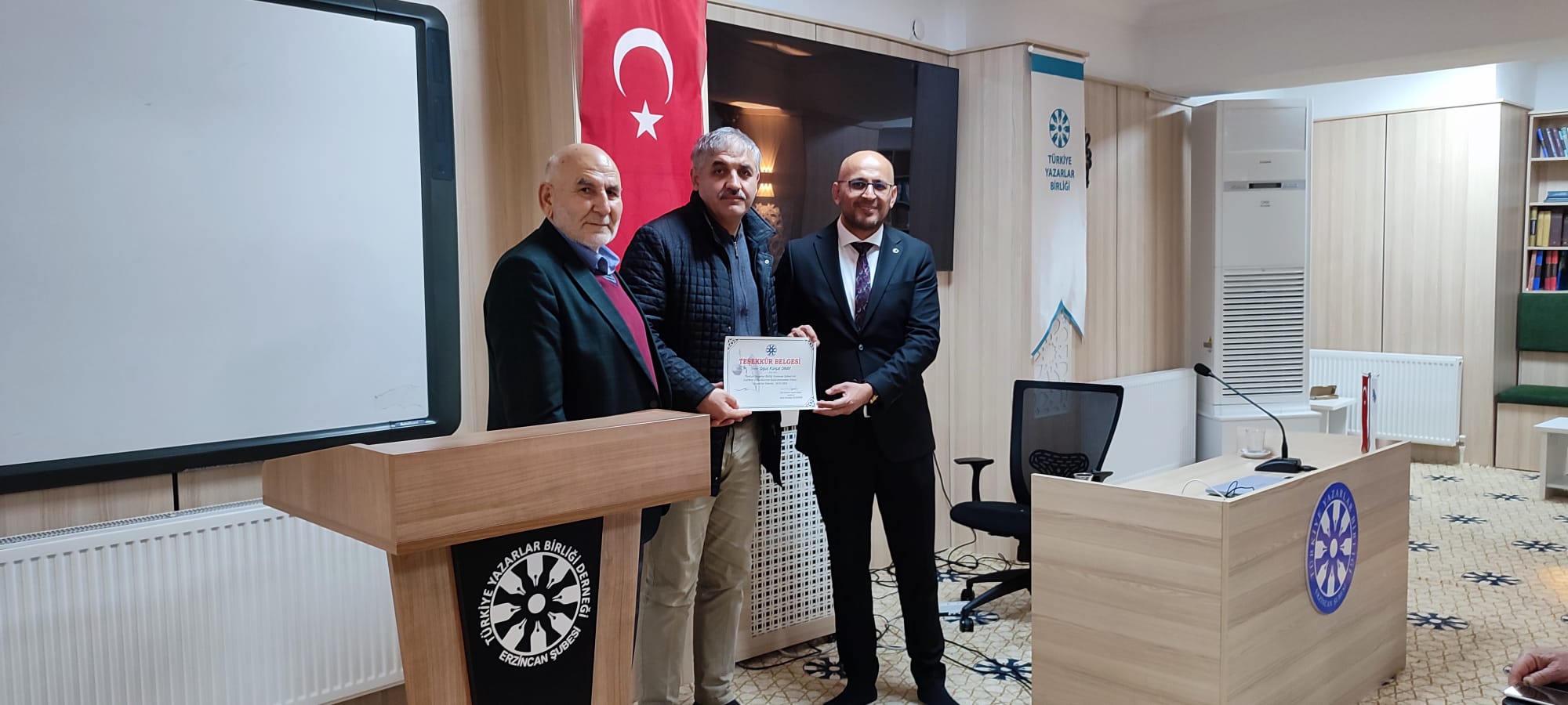 Eğitimci Onay  “Anlam ve Anlama” başlıklı konuşmasında : “Problemlerin