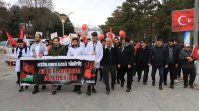 Erzincan’da, hekimler ve sağlık çalışanları Terör devletinin Filistin topraklarında işlediği