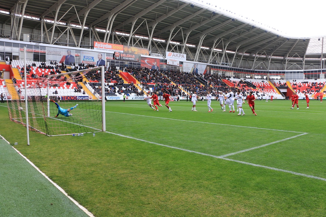 TFF 2. Lig Kırmızı gurup 20. Hafta mücadelesinde kendi sahasında