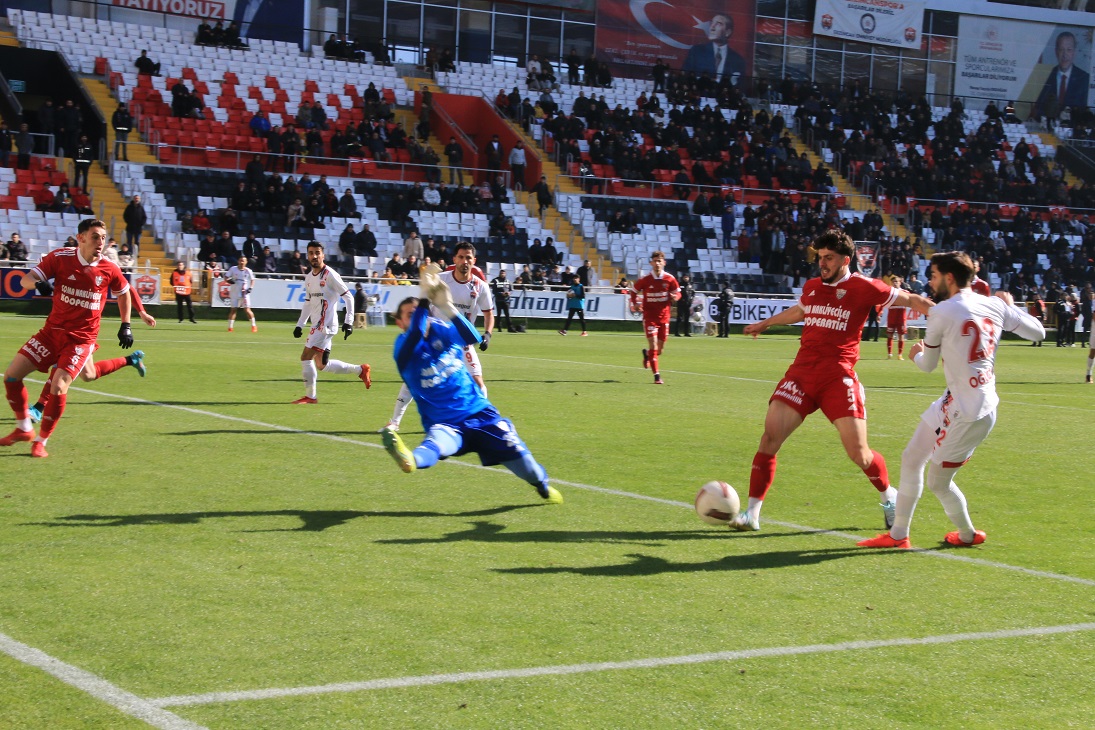 TFF 2. Lig Kırmızı gurup 22. Hafta mücadelesinde sahasında konuk