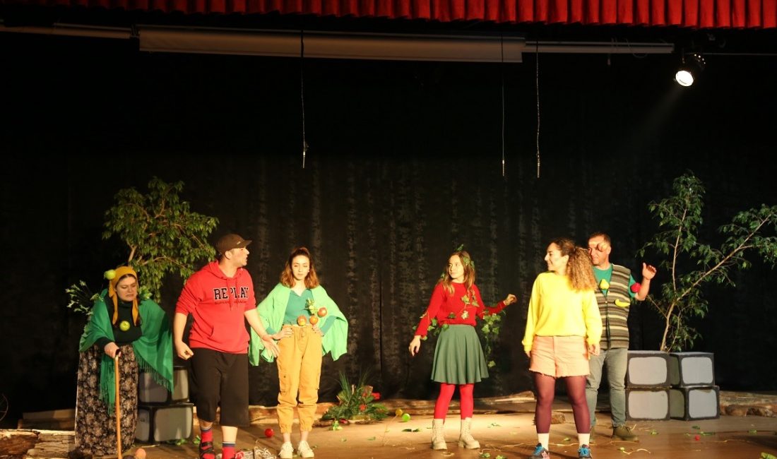 Erzincan, 2024 yılının ilk tiyatro perdesini çocuklar için açtı