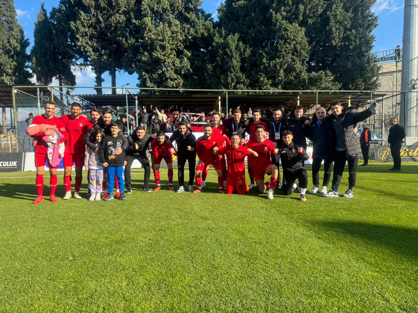 TFF 2. Lig Kırmızı Grupta play off mücadelesi veren ve