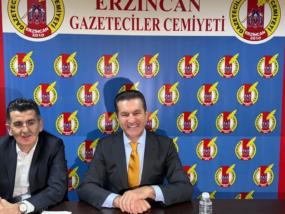 Erzincan Gazeteciler cemiyetini ziyaret eden Cumhuriyet Halk Partisi Erzincan Mustafa